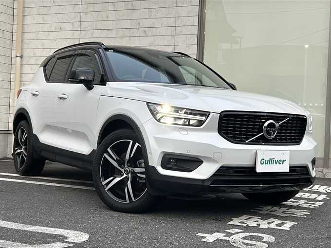 新着情報“ＸＣ４０B4 AWD Rデザイン”2021年式クリスタルホワイトP/ブラック入荷しました！