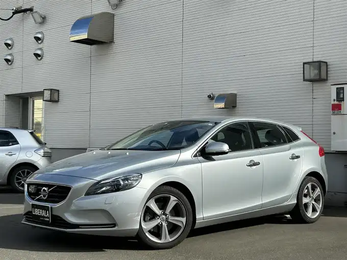 新着情報“Ｖ４０T4”2013年式シルバー入荷しました！