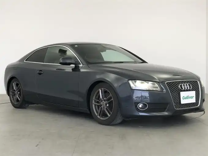 新着情報“Ａ５2．0TFSIクワトロ”2011年式グレー入荷しました！