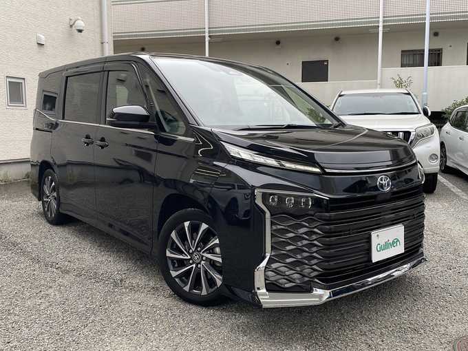 新着情報“ヴォクシーハイブリッドS－Z”2022年式グリッターブラックガラスフレーク入荷しました！