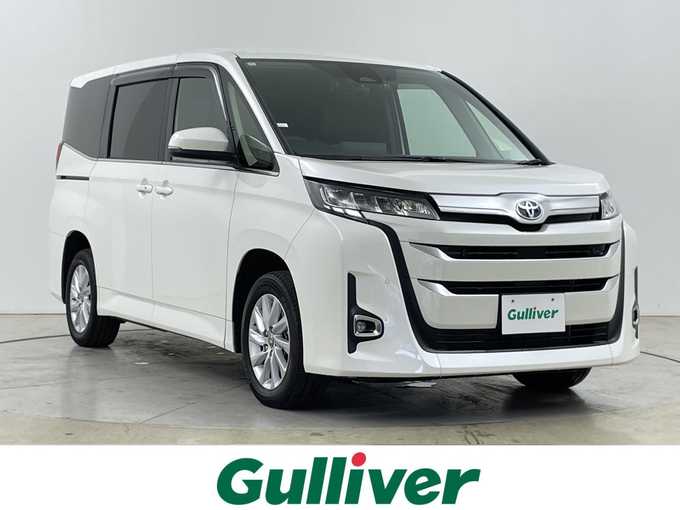 新着情報“ノアハイブリッドZ”2024年式パール入荷しました！