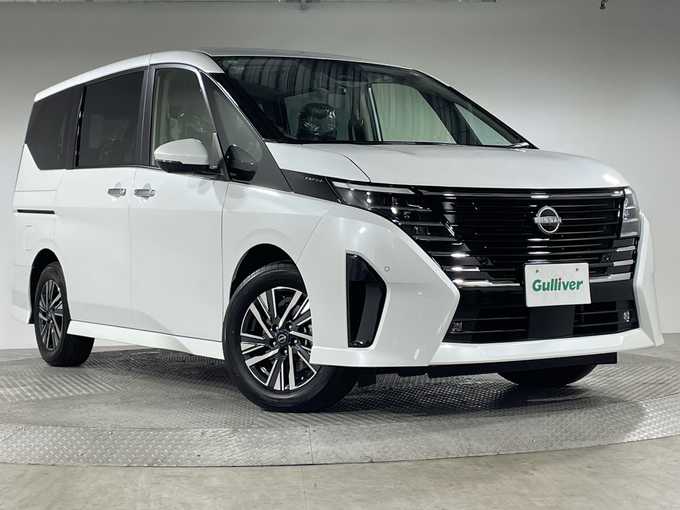 新着情報“セレナe－パワー ハイウェイスターV”2025年式ホワイト入荷しました！