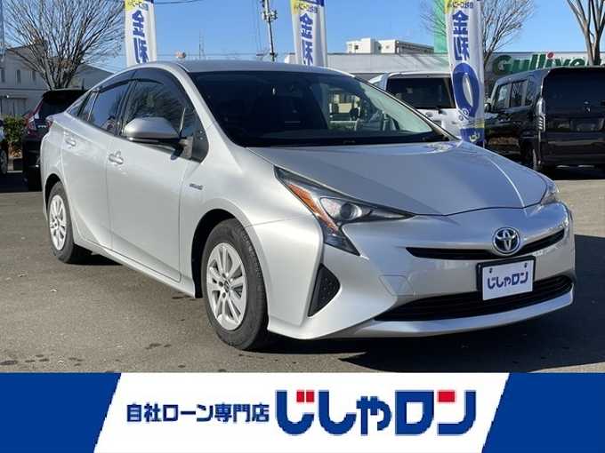 新着情報“プリウスS”2016年式シルバーM入荷しました！