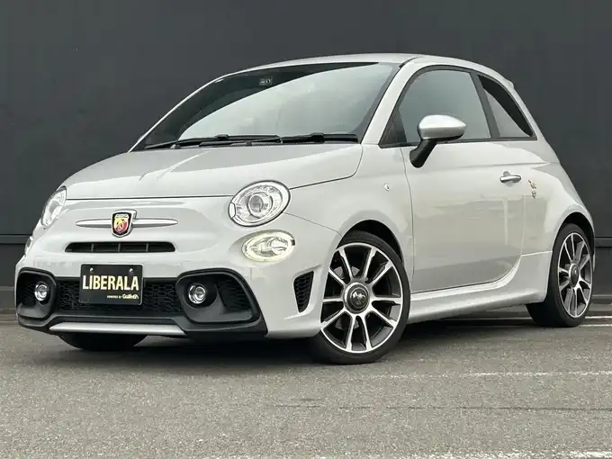 新着情報“アバルト５９５ツーリズモ”2019年式グレー入荷しました！