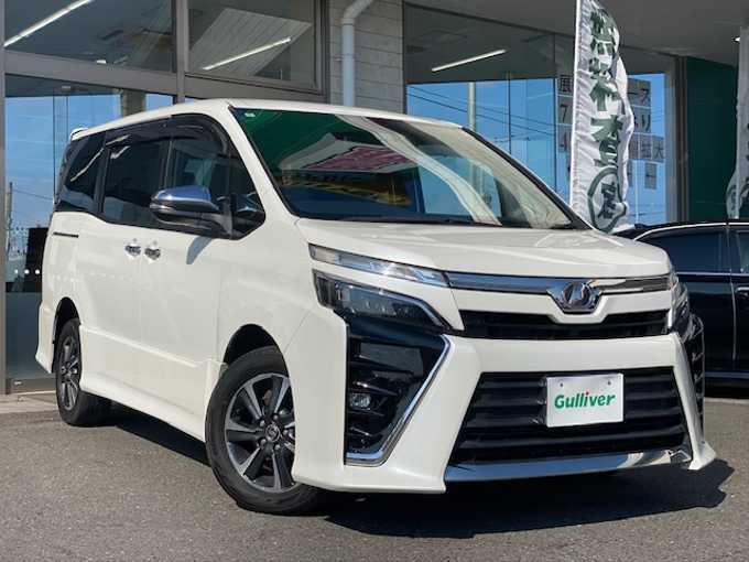新着情報“ヴォクシーZS 煌”2018年式ホワイトパールクリスタル