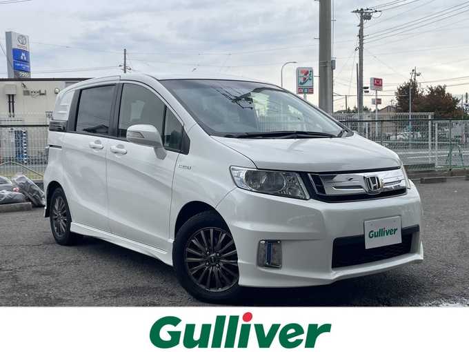 新着情報“フリードスパイクハイブリッドハイブリッド”2015年式ホワイトオーキッドパール入荷しました！