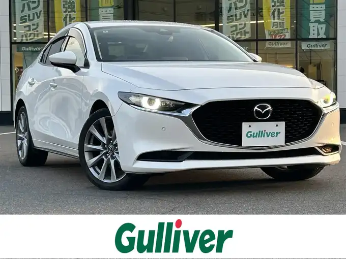 新着情報“ＭＡＺＤＡ３セダンXDプロアクティブ”2022年式スノーフレイクホワイトパールマイカ入荷しました！