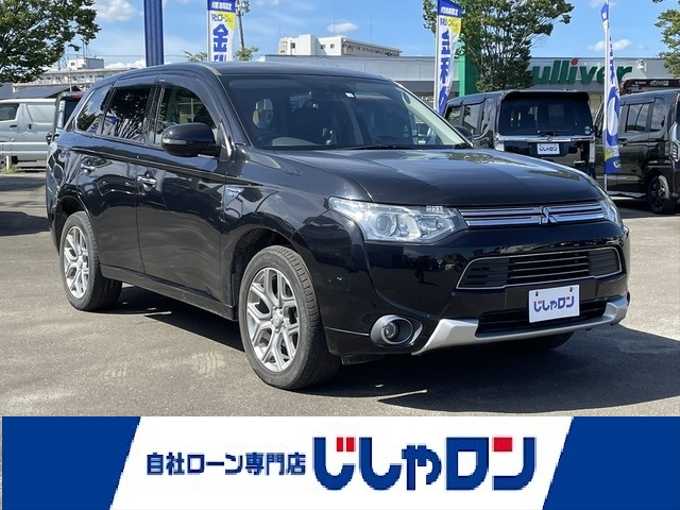 新着情報“アウトランダーＰＨＥＶスポーツスタイルエディション”2015年式アメジストブラック入荷しました！