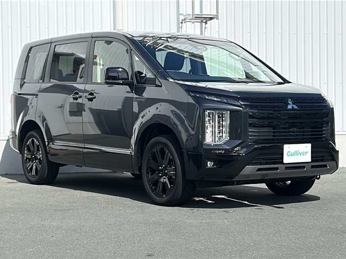 新着情報“デリカＤ：５シャモニー（電動サイドステップ非装着車）”2025年式グラファイトグレーメタリック/ブラックマイカ入荷しました！