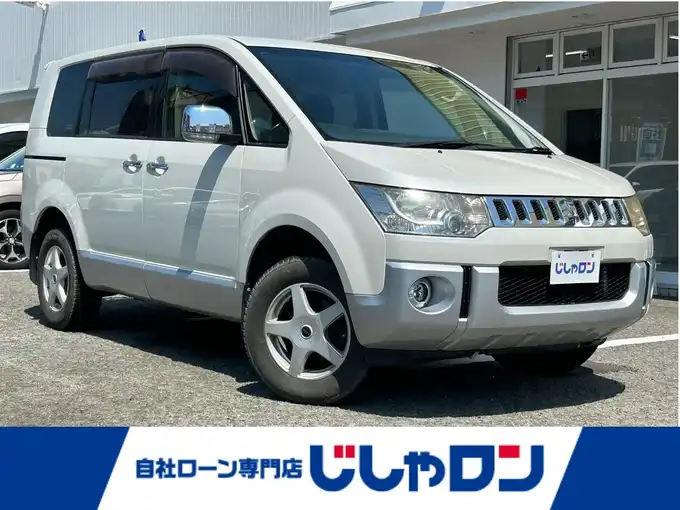 新着情報“デリカＤ：５シャモニー”2011年式ウォームホワイトP/クールシルバー入荷しました！