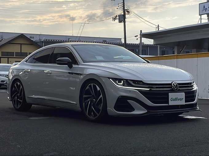 新着情報“アルテオンTSI 4モーション Rラインアドバンス”2021年式パール入荷しました！