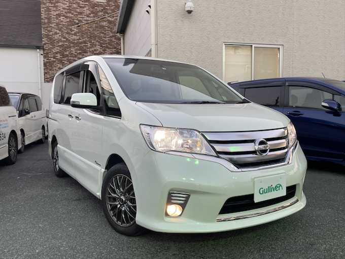 新着情報“セレナハイウェイスター Sハイブリッド”2012年式ブリリアントホワイトパール入荷しました！
