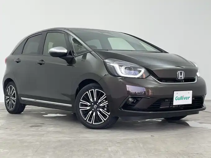 新着情報“フィットe:HEVリュクス”2021年式プレミアムグラマラスブロンズP入荷しました！