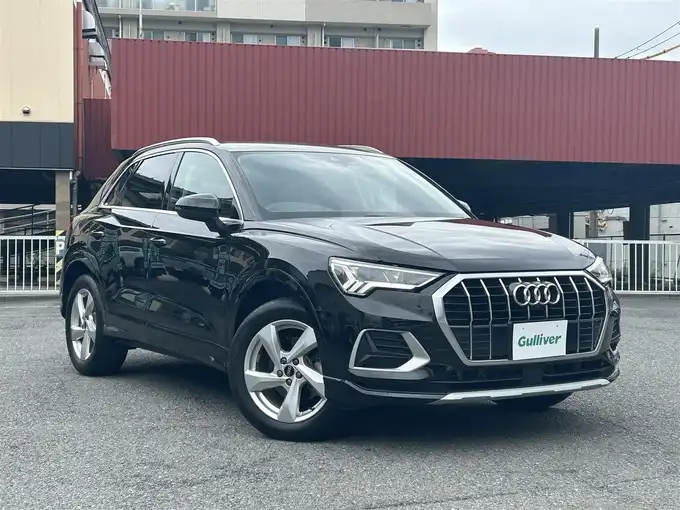 新着情報“Ｑ３35TFSIアドバンスド”2022年式ミトスブラックメタリック入荷しました！