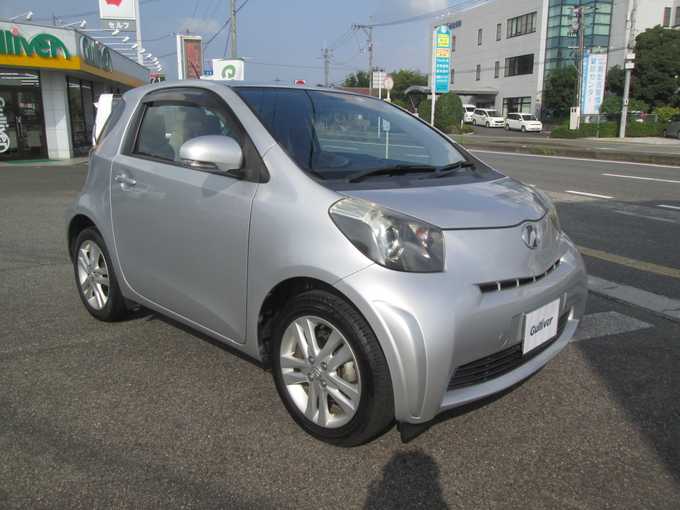 新着情報“ｉＱ130G レザーパッケージ”2011年式シルバーM入荷しました！