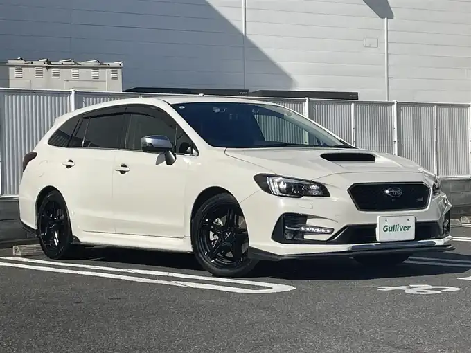 新着情報“レヴォーグ2．0STIスポーツアイサイト”2017年式クリスタルホワイトP入荷しました！