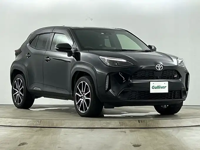 新着情報“ヤリスクロスGRスポーツ”2023年式ブラックマイカ入荷しました！