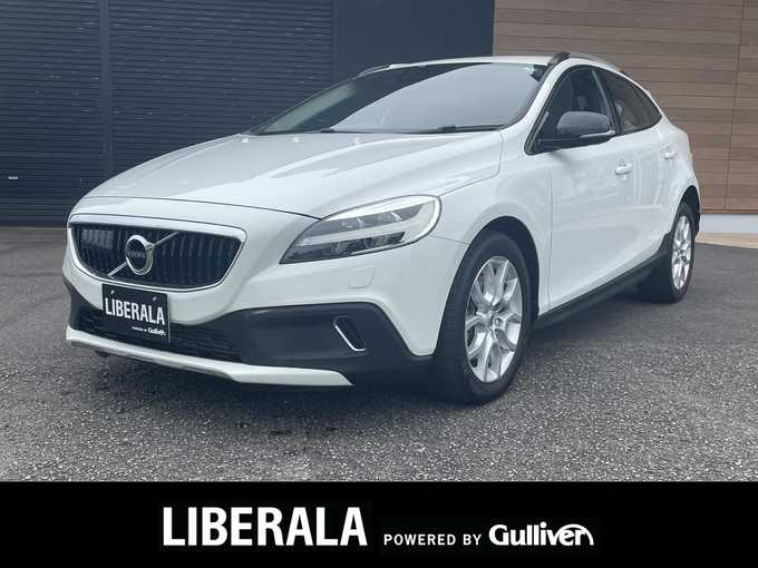 新着情報“Ｖ４０クロスカントリー D4 サマム”2018年式白入荷しました！