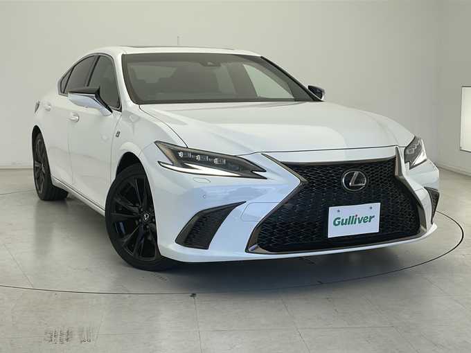 新着情報“ＥＳES300h Fスポーツ”2023年式ホワイトノーヴァガラスフレーク入荷しました！