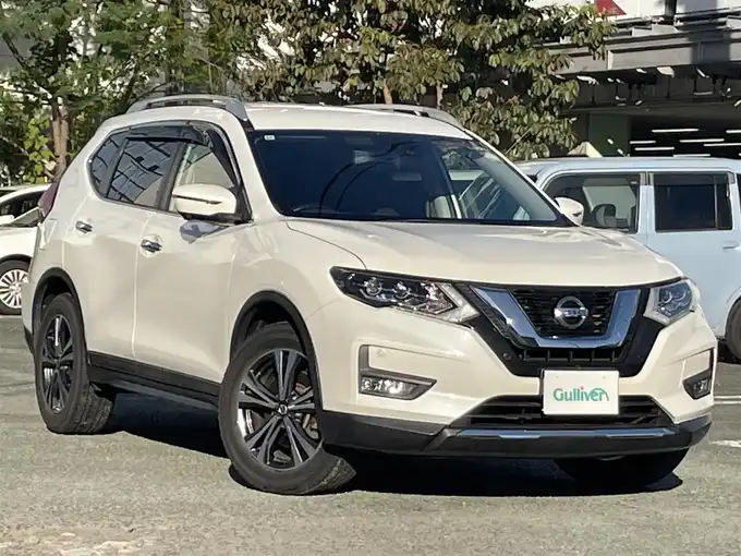 新着情報“エクストレイル20X”2017年式ブリリアントホワイトパール入荷しました！