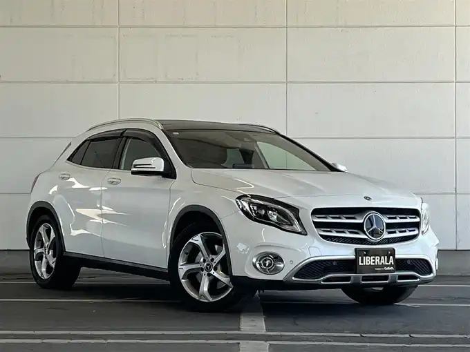 新着情報“ＧＬＡクラスGLA220 4マチック”2019年式ポーラホワイト入荷しました！