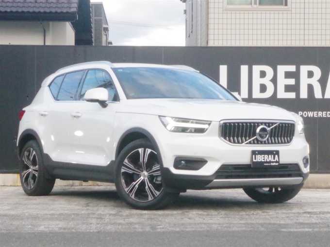 新着情報“ＸＣ４０T4 AWD インスクリプション”2019年式クリスタルホワイトP入荷しました！