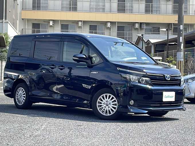 新着情報“ヴォクシーハイブリッドV”2014年式ブラッキッシュアゲハガラスフレーク入荷しました！