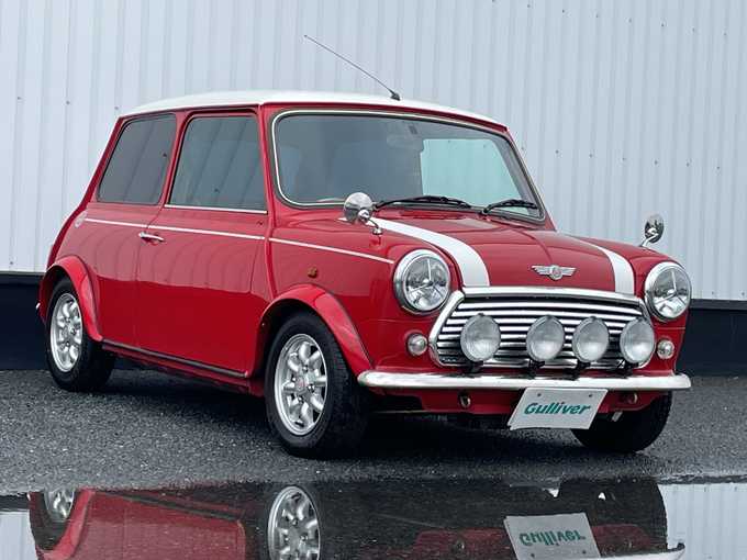 新着情報“ＭＩＮＩメイフェア”1999年式赤入荷しました！