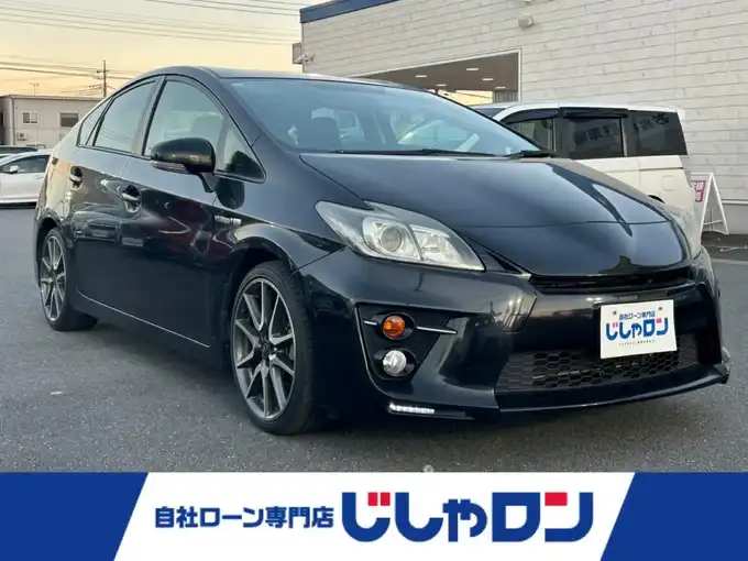 新着情報“プリウスSツーリングセレクション・G’s”2015年式ブラック入荷しました！
