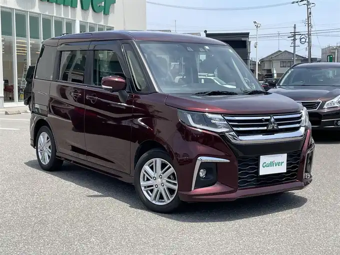 新着情報“デリカＤ：２ハイブリッドMZ 全方位カメラ付ナビパッケージ”2023年式ワイン入荷しました！