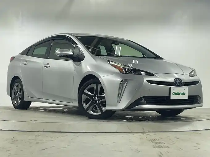 新着情報“プリウスAプレミアム ツーリングセレクション”2021年式シルバーM入荷しました！