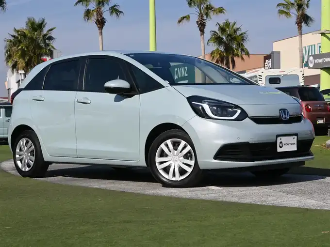 新着情報“フィットe:HEVホーム”2024年式フィヨルドミストパール入荷しました！