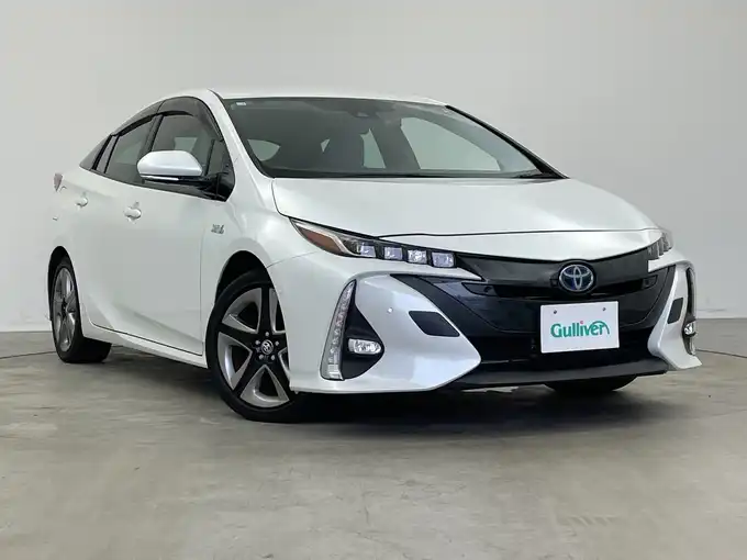 新着情報“プリウスＰＨＶA”2020年式プラチナホワイトパールマイカ入荷しました！