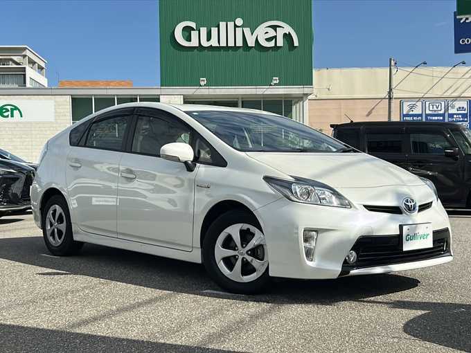 新着情報“プリウスS”2014年式ホワイトパールクリスタルシャイン入荷しました！