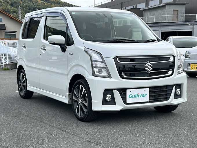 新着情報“ワゴンＲスティングレーハイブリッドX”2019年式ピュアホワイトP入荷しました！