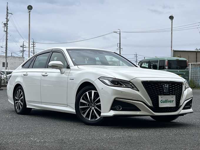 新着情報“クラウンハイブリッドS Cパッケージ”2019年式ホワイトパールクリスタルシャイン入荷しました！