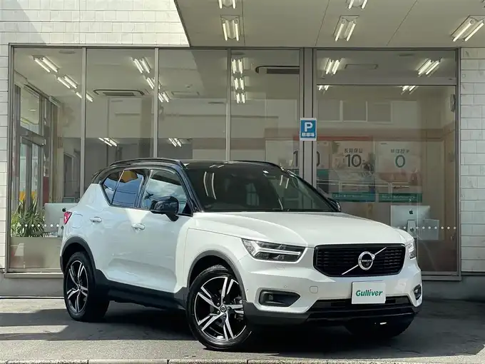 新着情報“ＸＣ４０T4 AWD Rデザイン”2020年式白Ⅱ入荷しました！