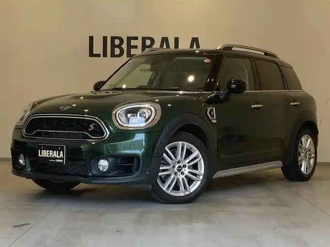 新着情報“ＭＩＮＩクーパーS クロスオーバー”2018年式ブリティッシュレーシンググリーンⅡ入荷しました！