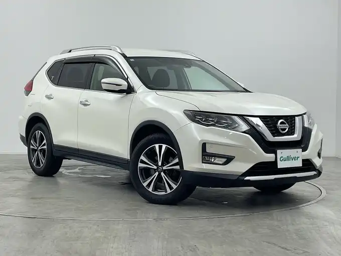 新着情報“エクストレイル20X”2018年式ブリリアントホワイトパール入荷しました！