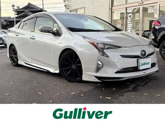 新着情報“プリウスSセーフティプラス”2016年式ホワイトパールクリスタルシャイン入荷しました！