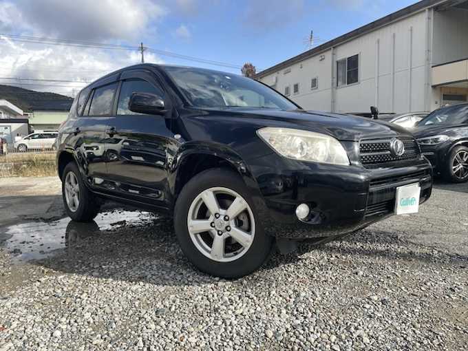 新着情報“ＲＡＶ４G”2006年式ブラック入荷しました！