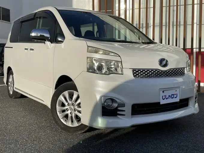新着情報“ヴォクシーZS 煌Ⅱ”2012年式ホワイトパールクリスタルシャイン入荷しました！