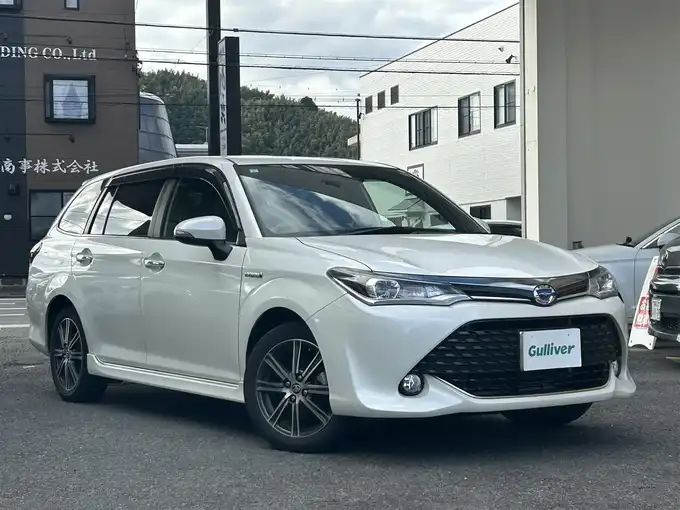 新着情報“カローラフィールダーハイブリッドG ダブルバイビー”2015年式ホワイトパールクリスタルシャイン入荷しました！