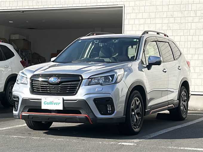 新着情報“フォレスターX－ブレイク”2018年式アイスシルバーメタリック入荷しました！