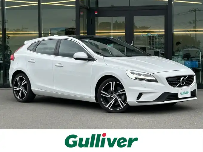新着情報“Ｖ４０T5 Rデザイン ファイナルエディション”2020年式アイスホワイト入荷しました！
