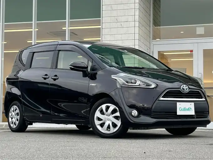 新着情報“シエンタハイブリッドG クエロ”2018年式クールボルドーガラスフレーク入荷しました！