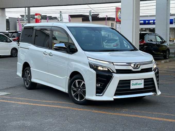 新着情報“ヴォクシーZS 煌”2018年式ホワイトパールクリスタルシャイン入荷しました！