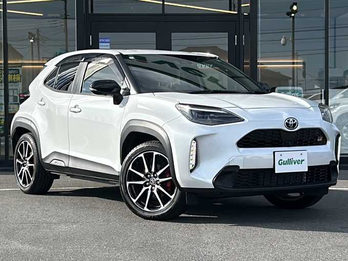 新着情報“ヤリスクロスGRスポーツ”2023年式プラチナホワイトパールマイカ入荷しました！