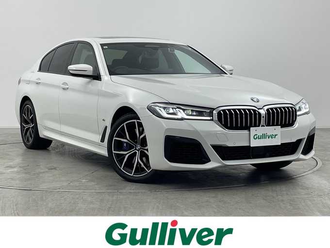 新着情報“５シリーズ540i xDrive Mスポーツ”2021年式アルピンホワイトⅢ入荷しました！