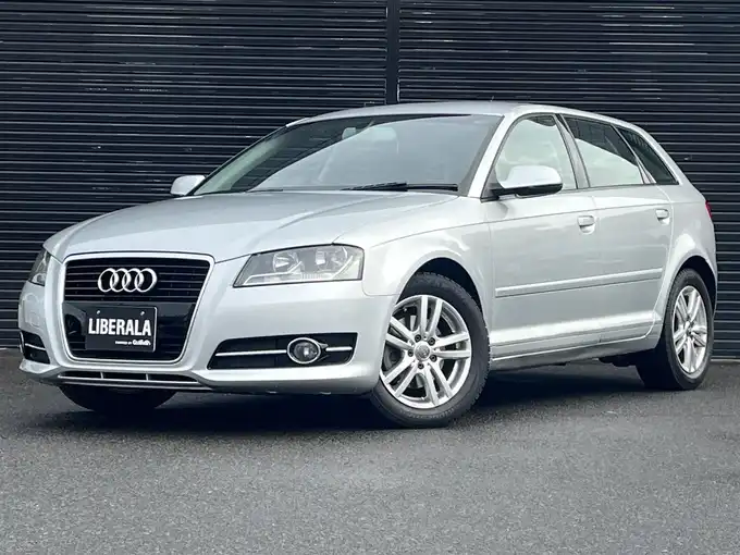 新着情報“Ａ３スポーツバック1．4TFSI”2011年式ナノグレー/フロレットシルバーM入荷しました！